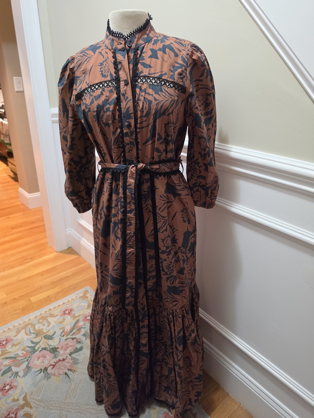 NWT Avec Les Filles Rust Maxi Dress with Black Floral Motif